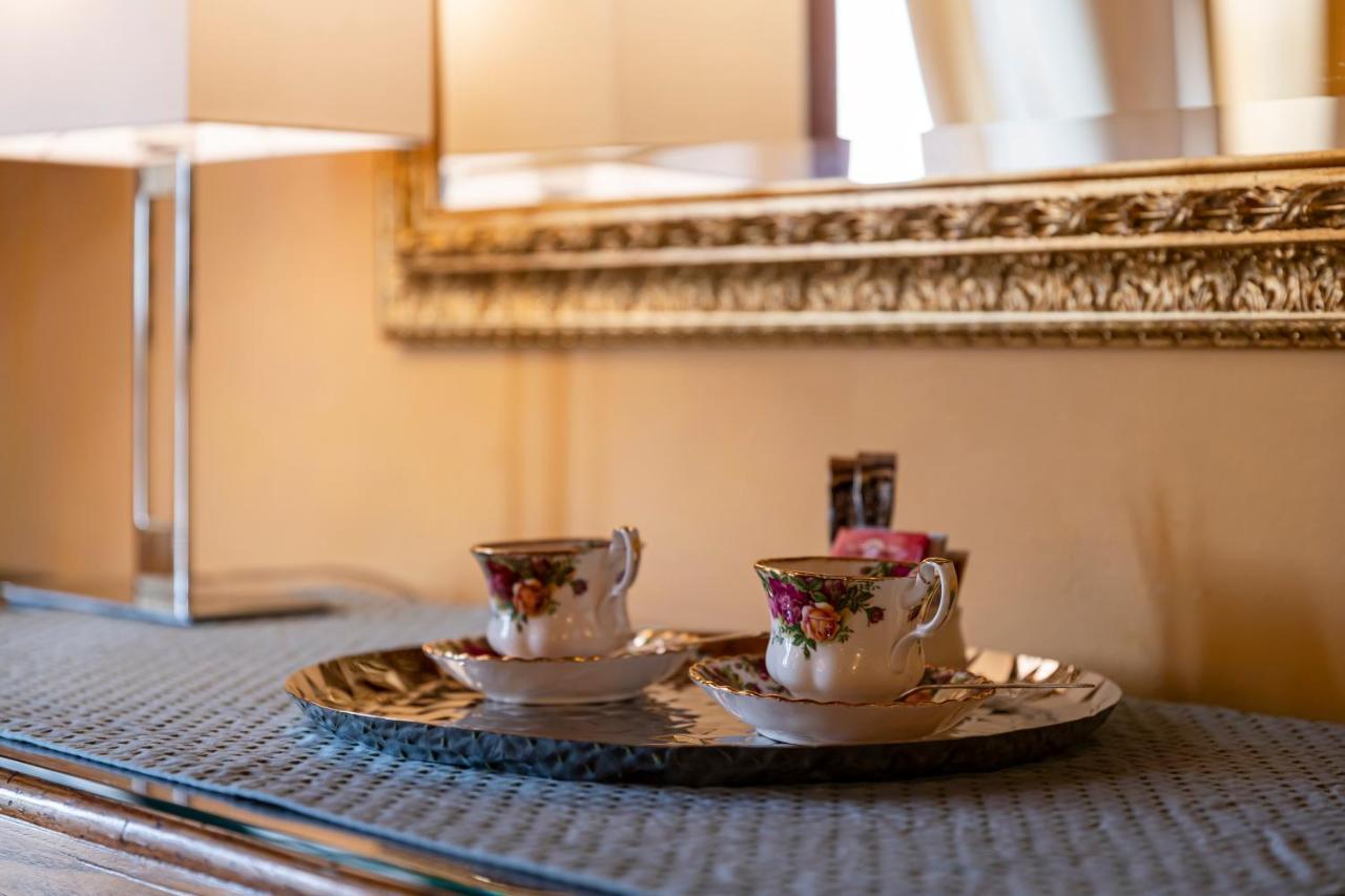 Resort Locanda San Verolo Boutique Hotel Костермано Екстериор снимка