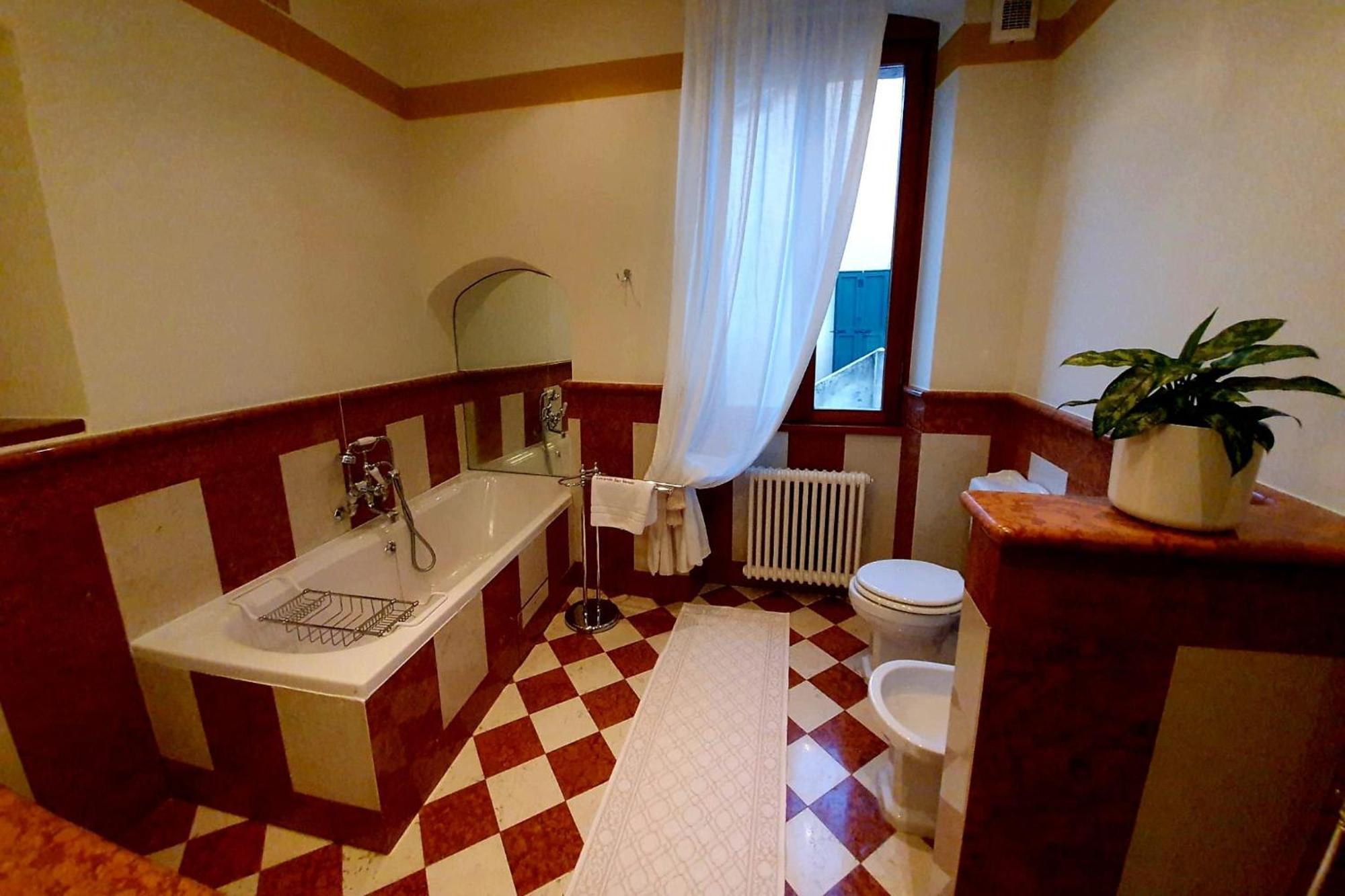 Resort Locanda San Verolo Boutique Hotel Костермано Екстериор снимка