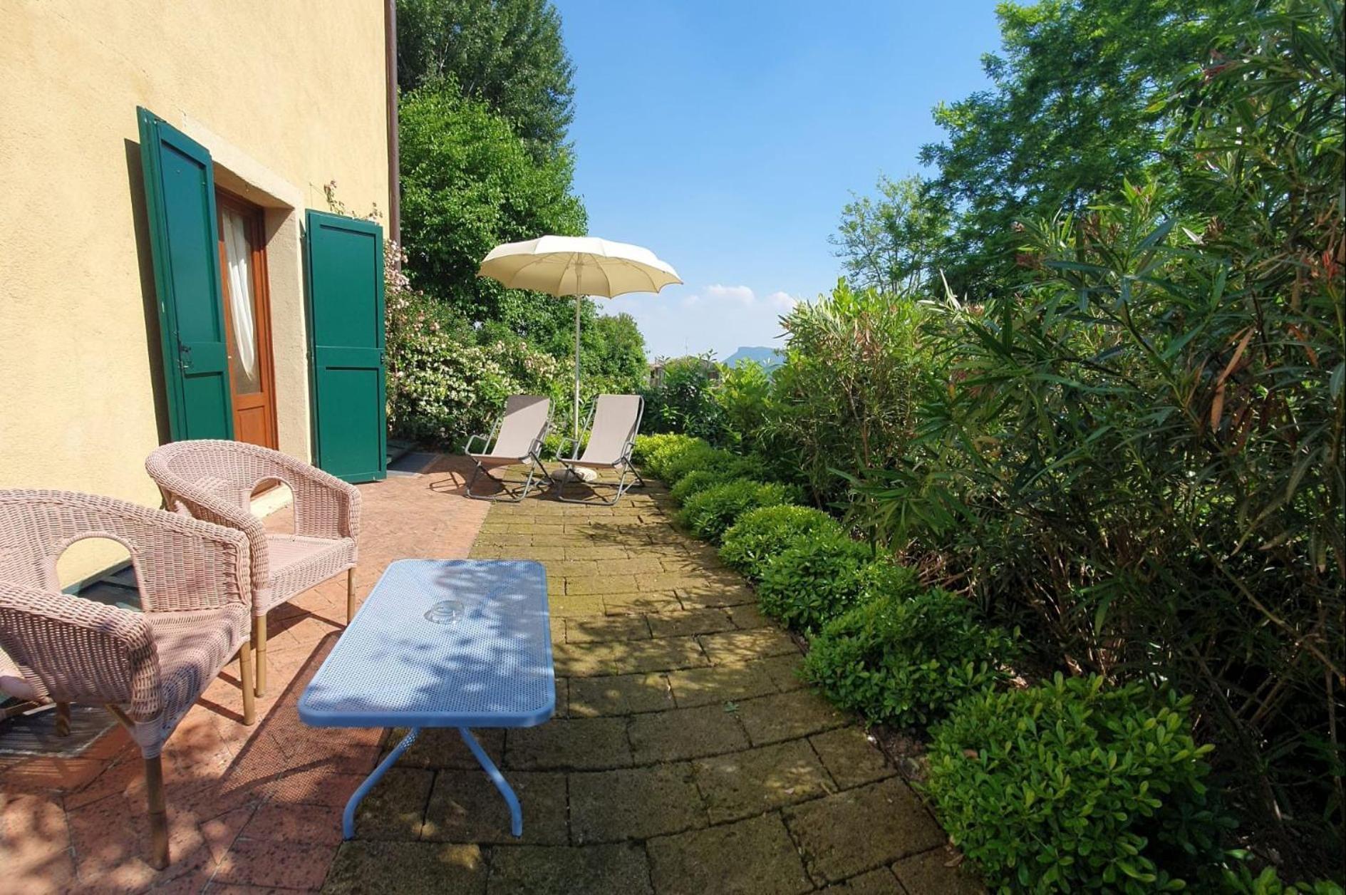 Resort Locanda San Verolo Boutique Hotel Костермано Екстериор снимка