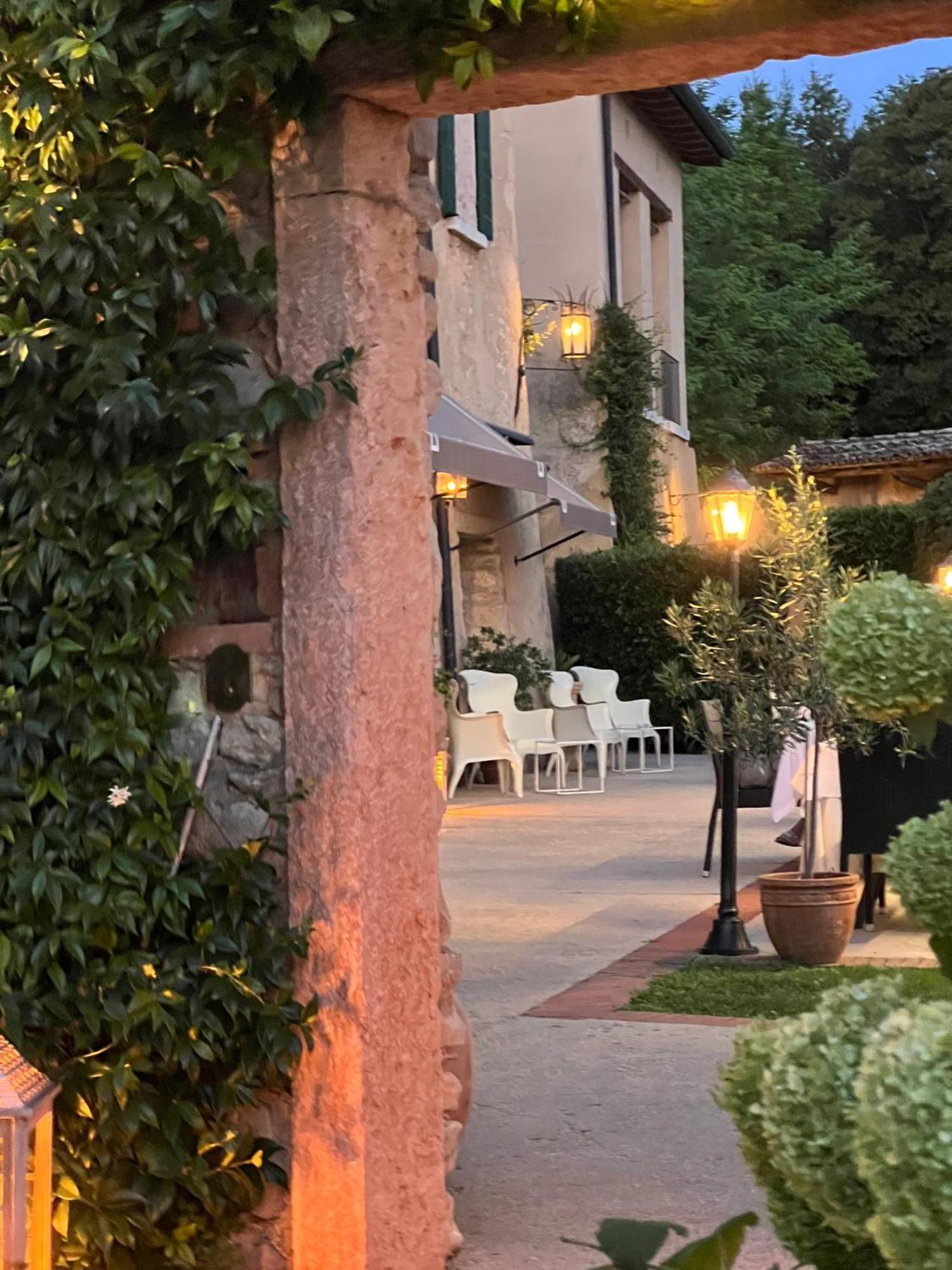 Resort Locanda San Verolo Boutique Hotel Костермано Екстериор снимка