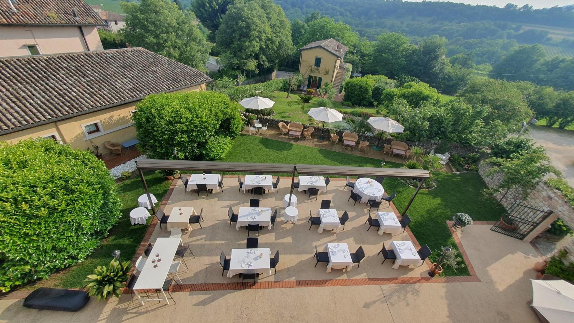 Resort Locanda San Verolo Boutique Hotel Костермано Екстериор снимка